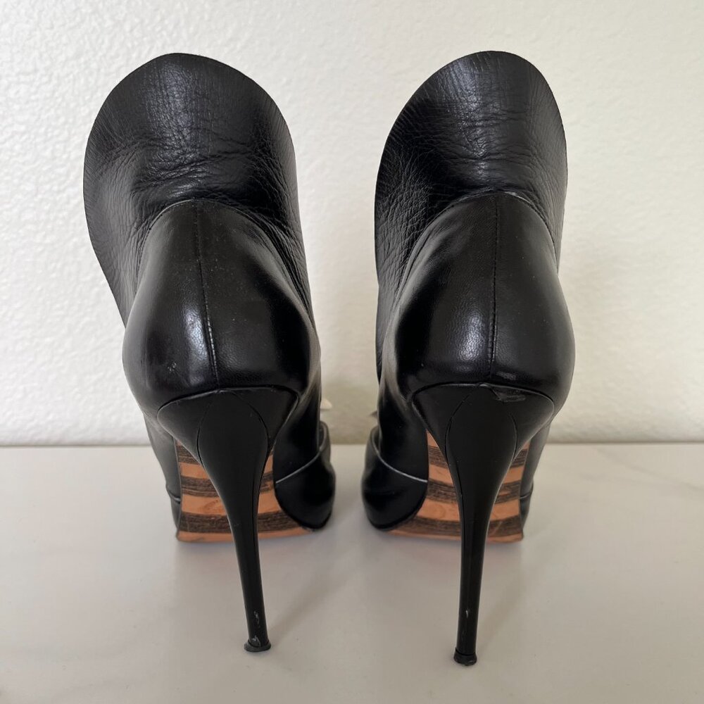 Barbara Goodman Black Peep-toe Heels with silver, cone-shaped embellishments - Picture 3 of 10